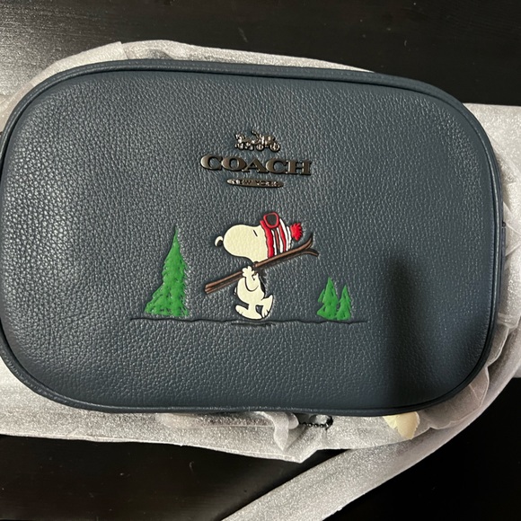 Coach X Peanuts Jamie Camera Bag
With Snoopy Ski Motif NWT - Picture 5 of 9
